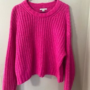 AE cropped fuchsia sweater